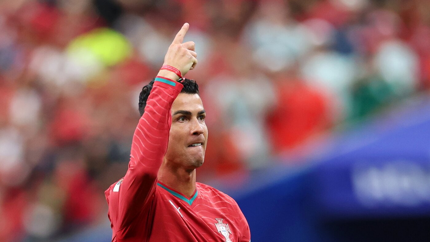 Cristiano Ronaldo scores twice as Portugal beats Uzbekistan 5-0 at World Cup
