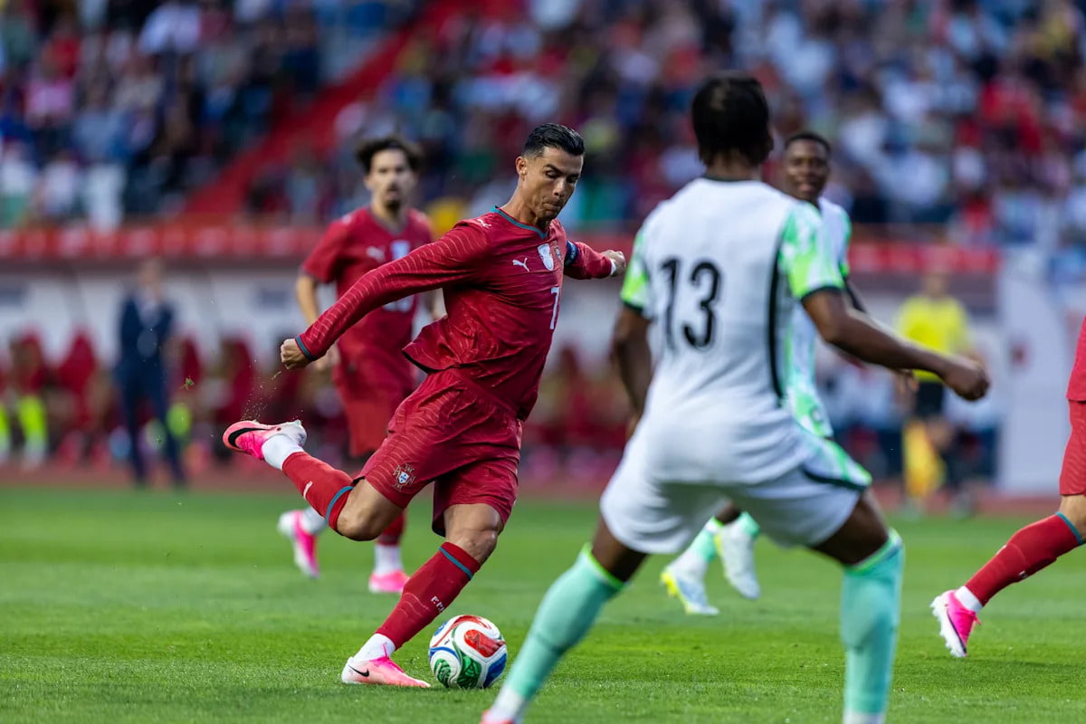 Landon Donovan Discusses Whether Cristiano Ronaldo Can Win a World Cup