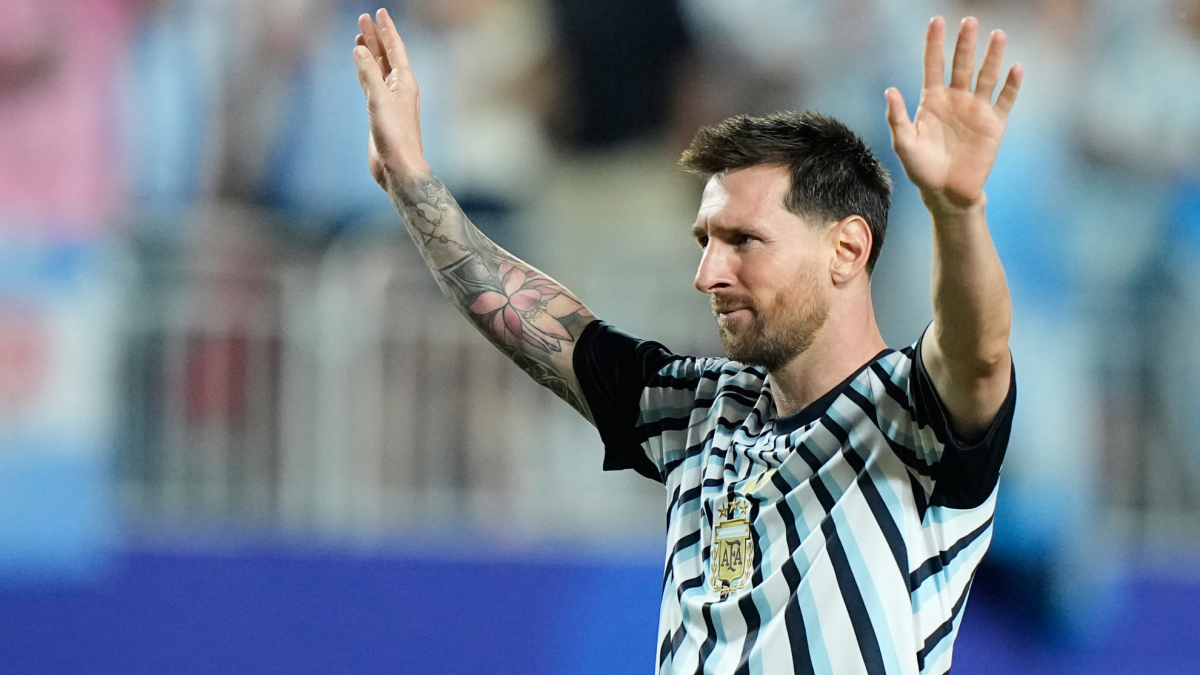 Lionel Messi Closes Gap on Cristiano Ronaldo in Race for 1,000 Career Goals