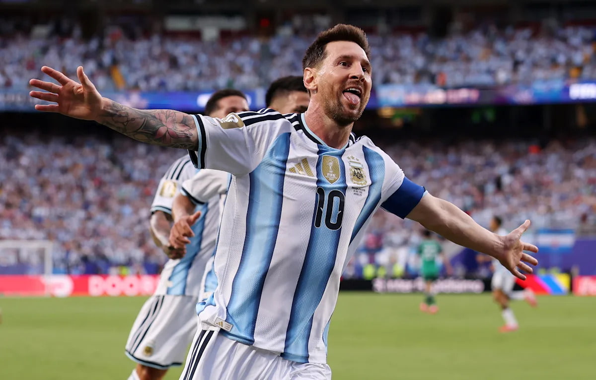 Messi's World Cup Stunner Puts Him With CR7 and Rivellino, Past Pelé