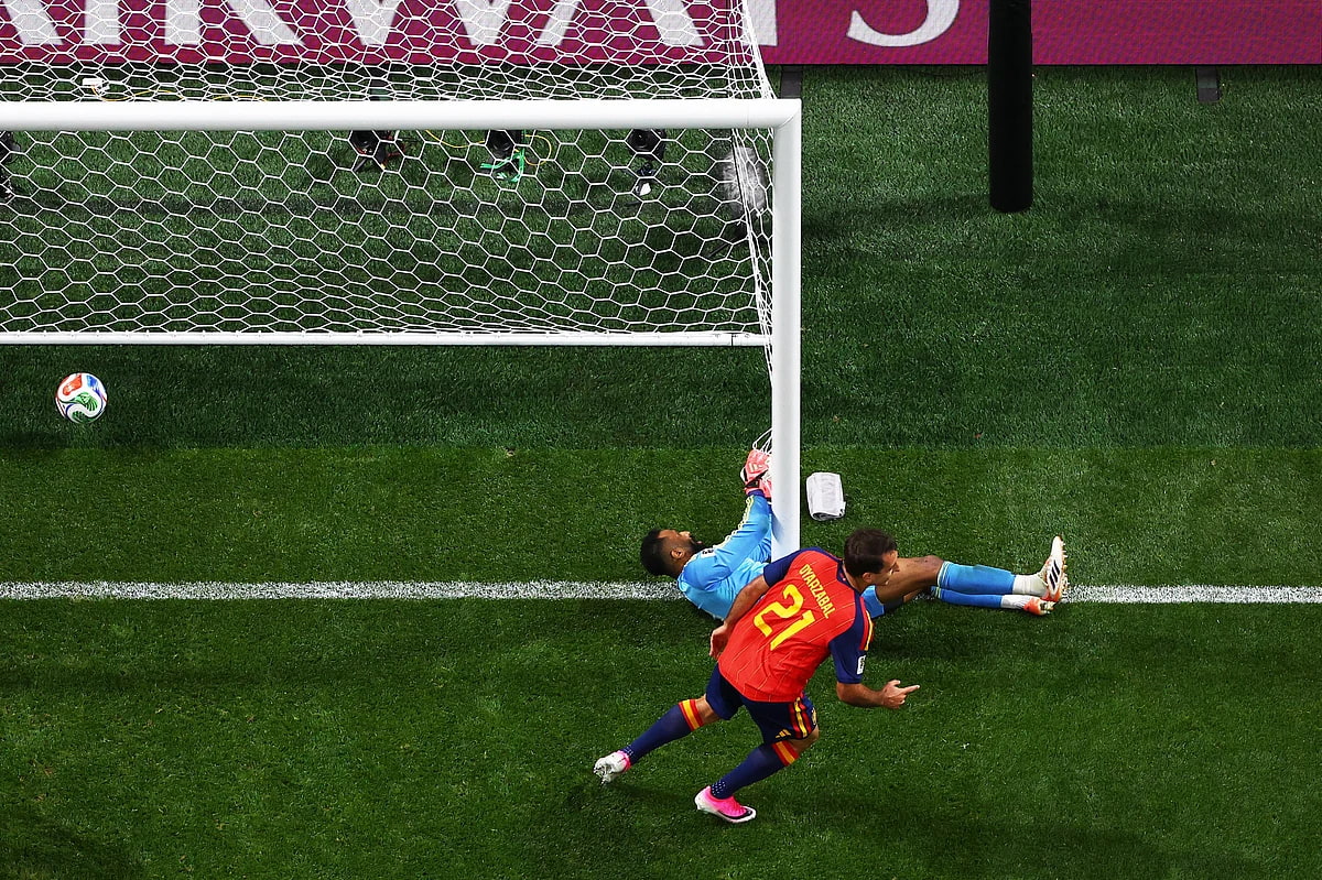 Spain Cruise Past Saudi Arabia in World Cup Daily Update