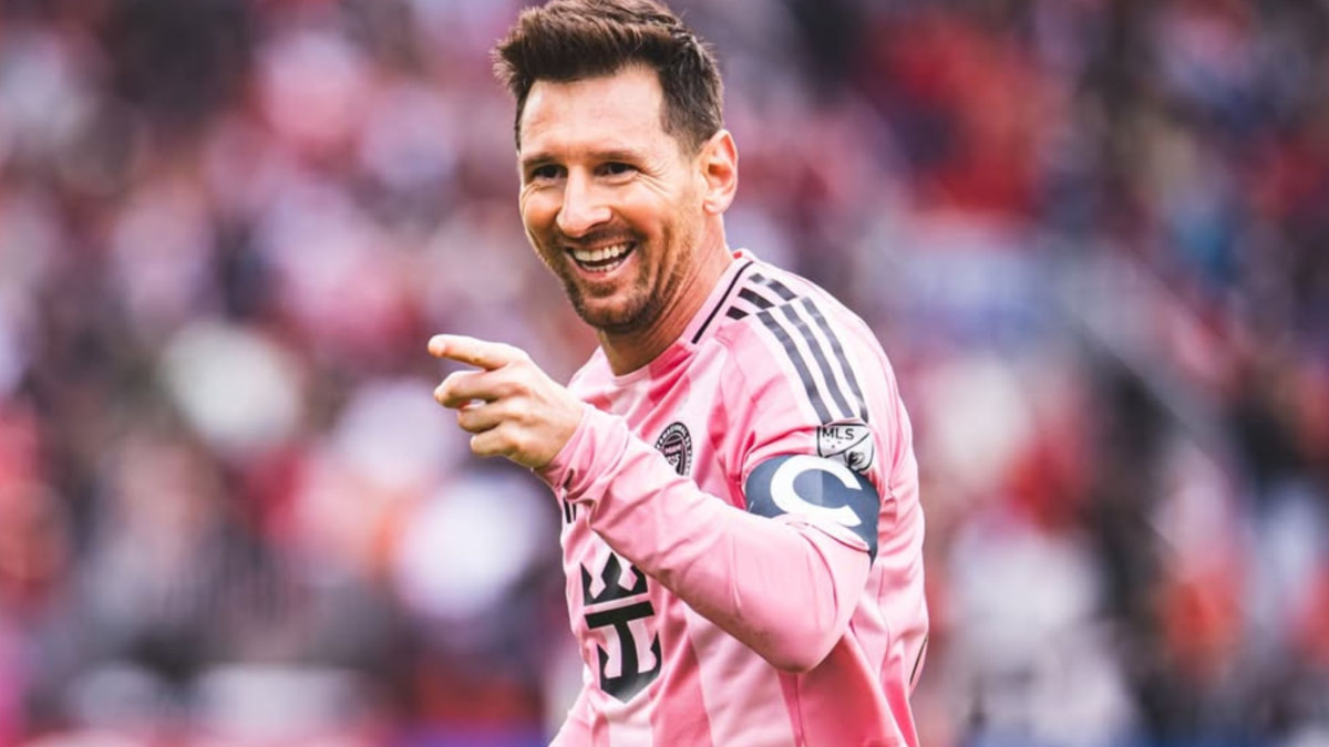 La Mona Jimenez Brings Cuarteto to Argentina Camp as Messi Goes Viral Before Algeria Opener