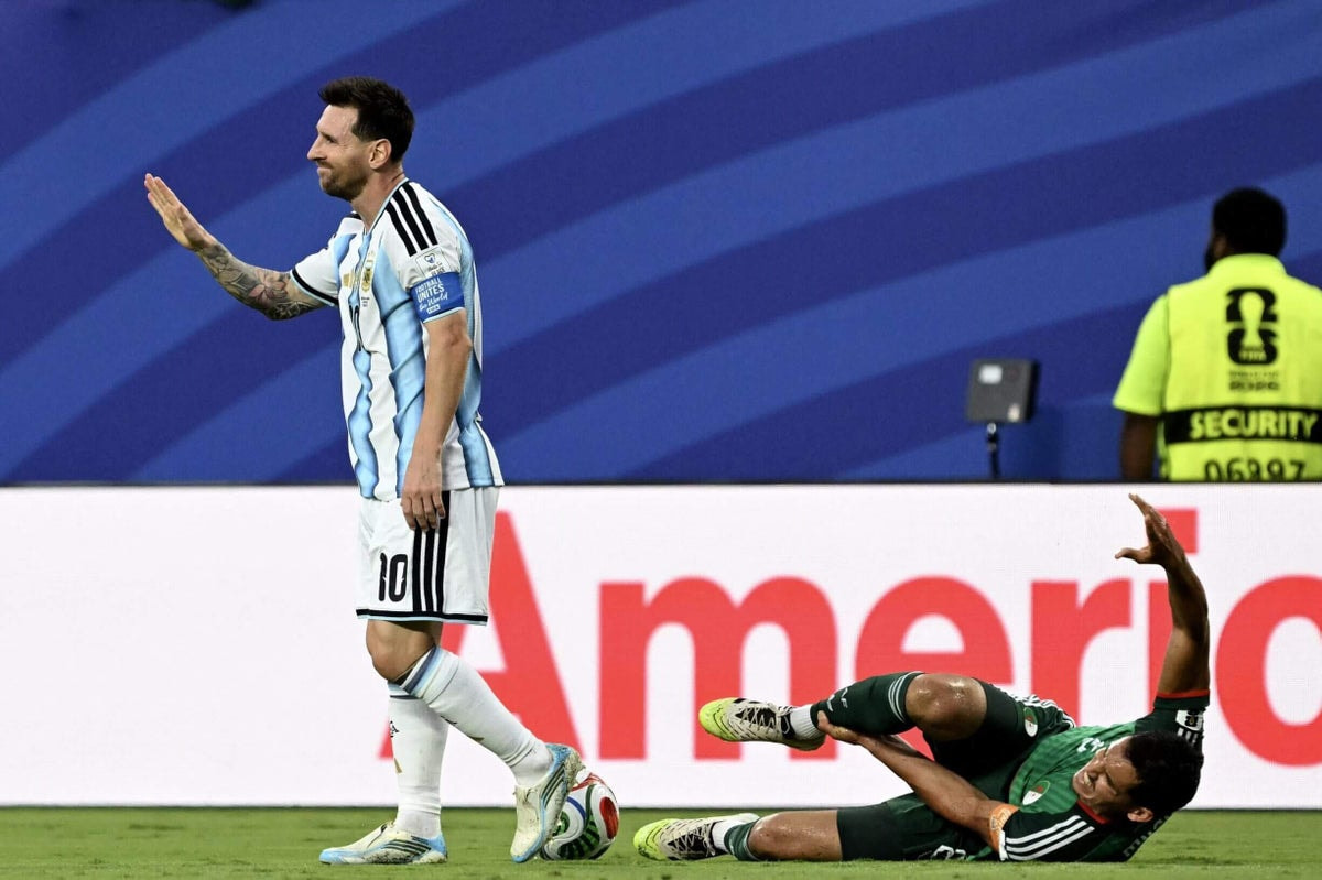 Lionel Messi Referee Treatment Debated After World Cup Tackle on Aissa Mandi