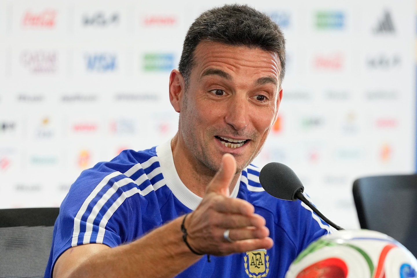 Scaloni: Argentina World Cup Opener vs. Algeria Important but Not Decisive