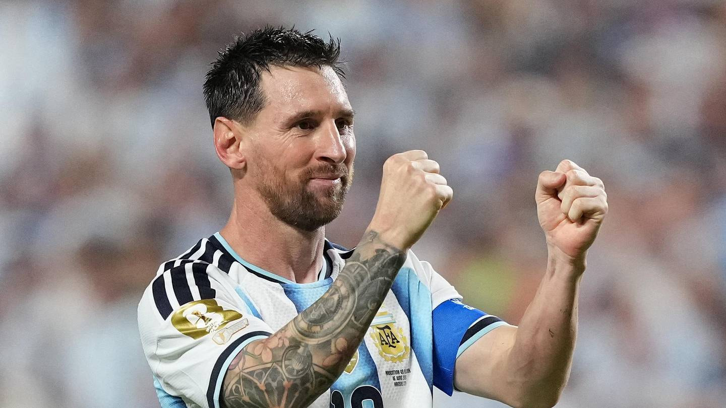 "Why Did I Cry" Messi vs. Ronaldo Prop Odds Shift Wildly After Superstar's Shock Admission