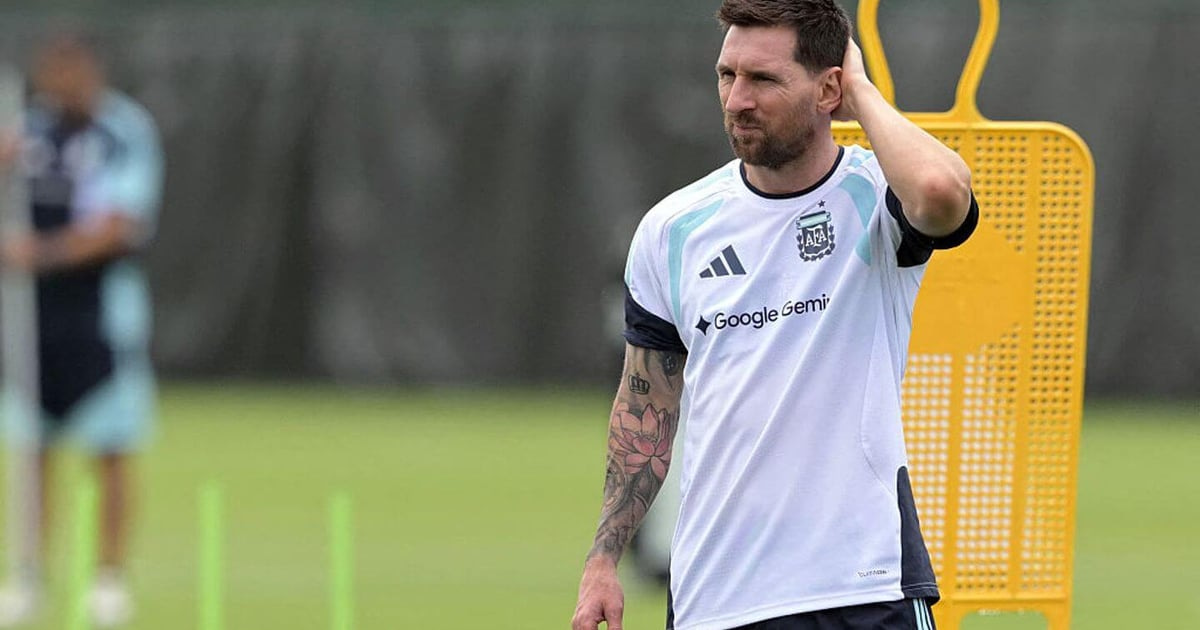 Lionel Messi Scores First World Cup Hat-Trick as Argentina Beats Algeria 3-0 in Kansas City