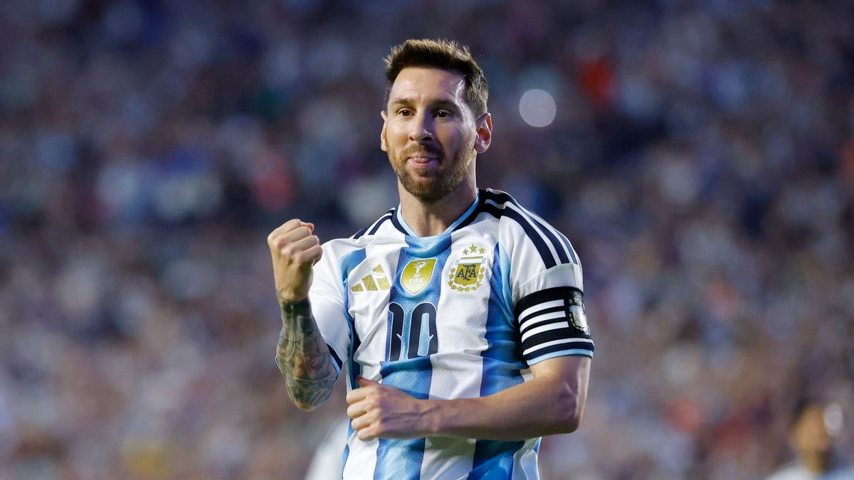 Messi Stops for Venezuelan Journalist Manu Gutiérrez After Argentina's 3-0 World Cup Warm-Up Win Over Iceland