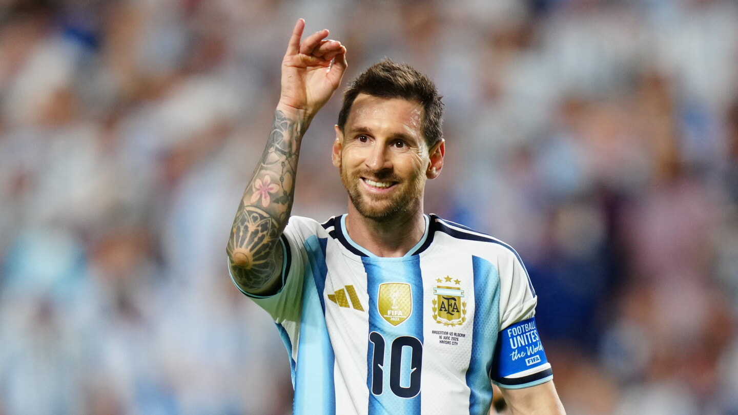 Lionel Messi Scores Stunner for Argentina vs Algeria, Joins Rare World Cup Scoring Club