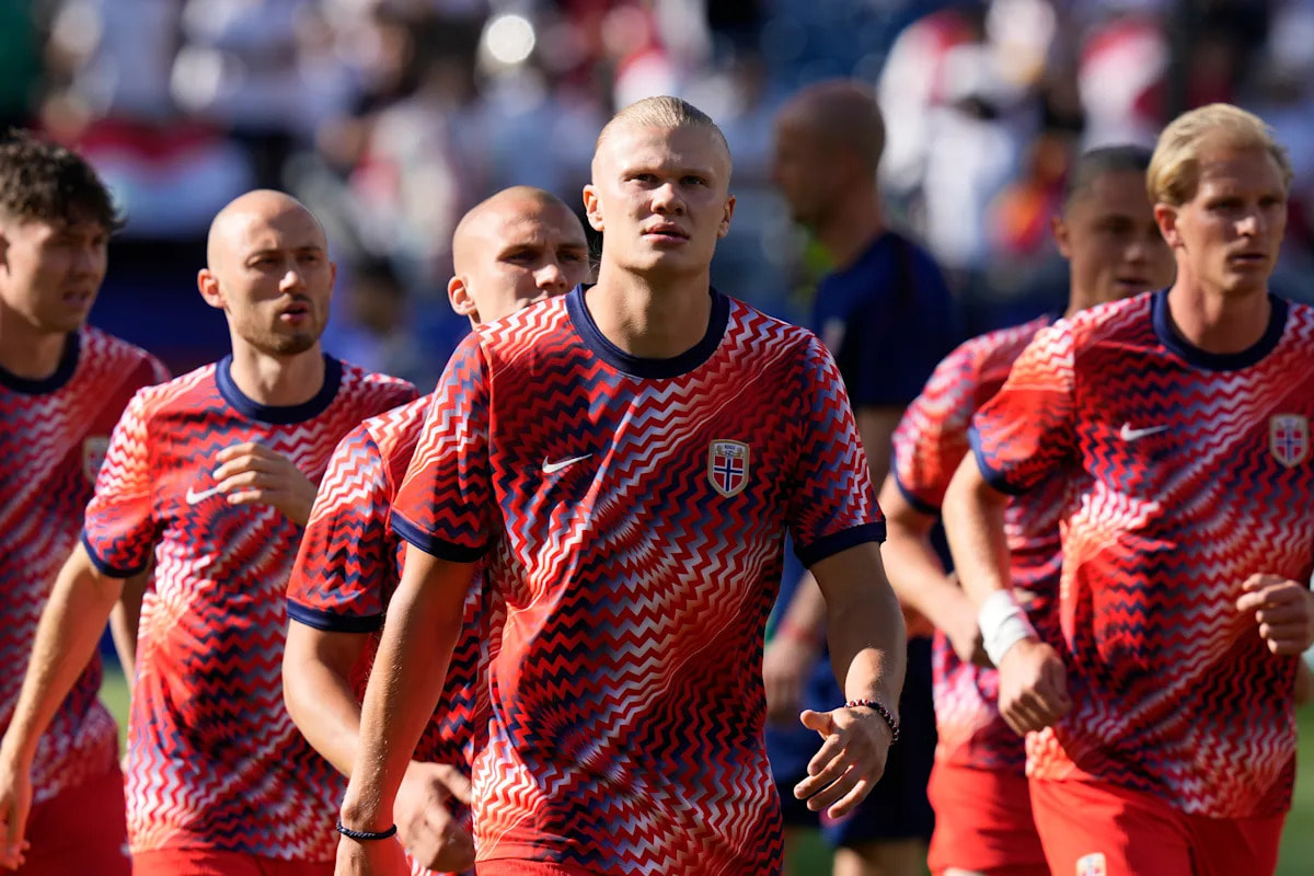 Messi Nets First World Cup Hat Trick as Argentina Opens Title Defense with 3-0 Win